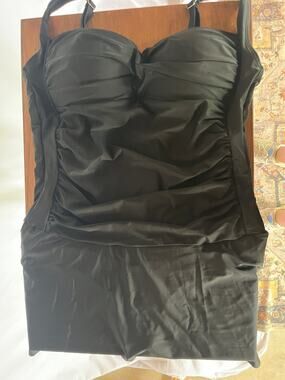 Sunsations Womens Black Skirted One Piece Swimsuit Size XL Tummy Control